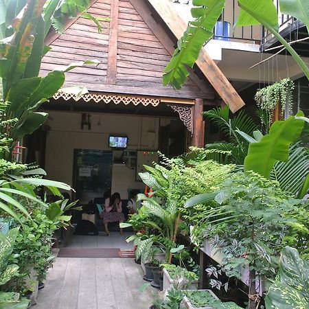 Eco House Apartment Bangkok Exterior photo