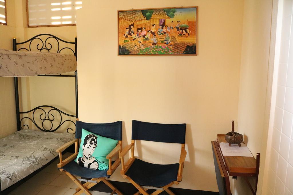 Eco House Apartment Bangkok Exterior photo