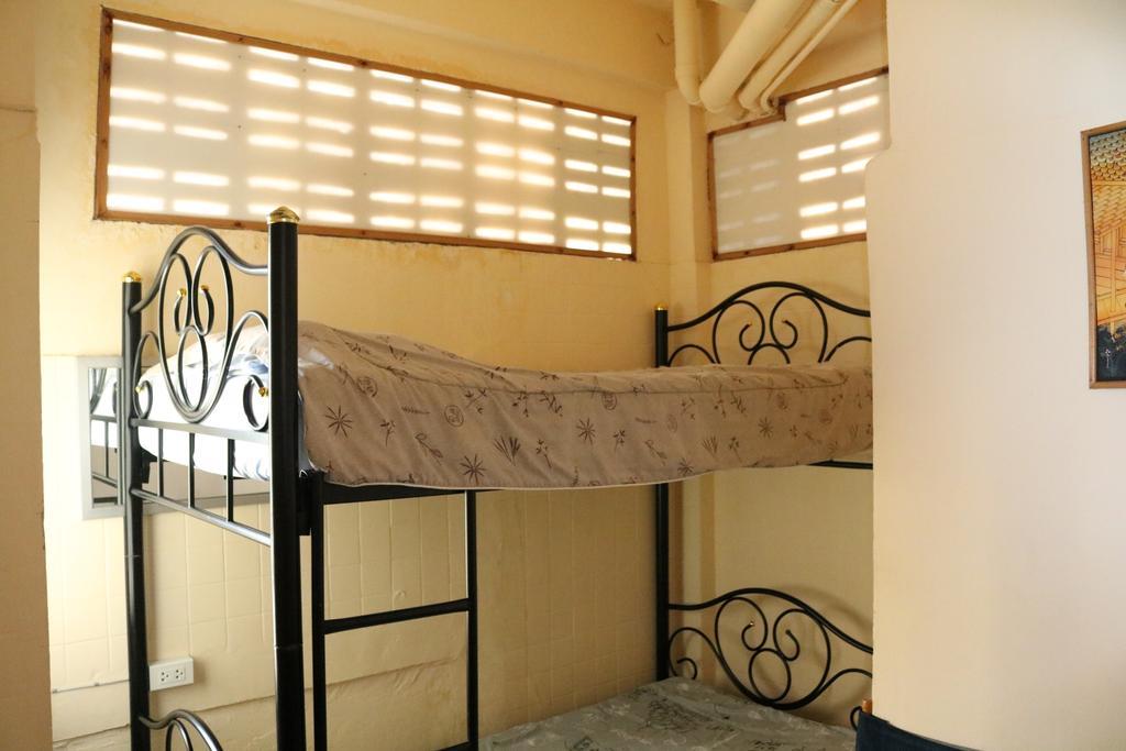 Eco House Apartment Bangkok Exterior photo