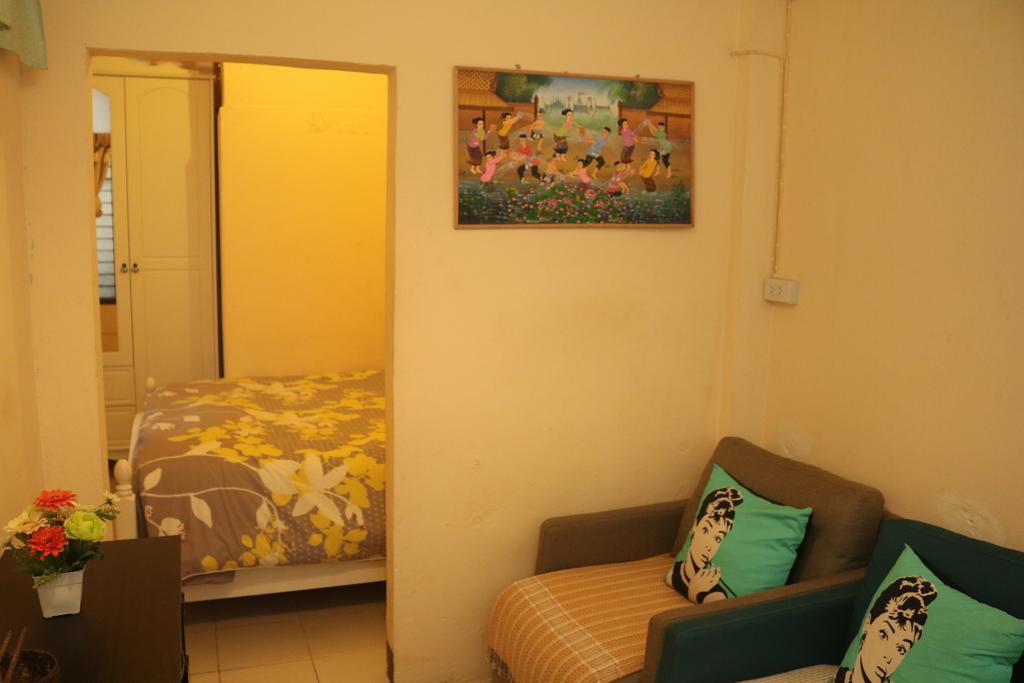 Eco House Apartment Bangkok Exterior photo