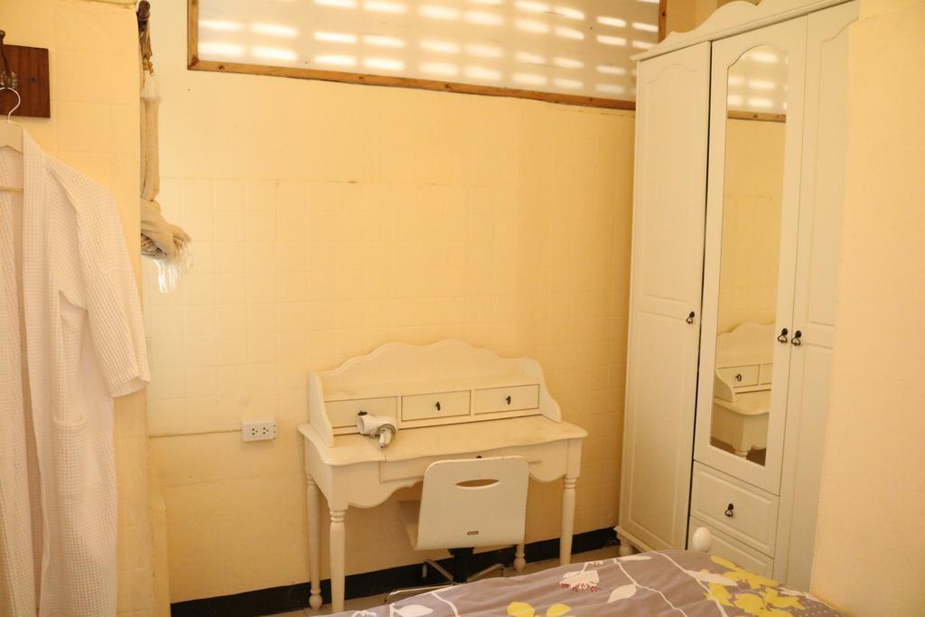 Eco House Apartment Bangkok Exterior photo